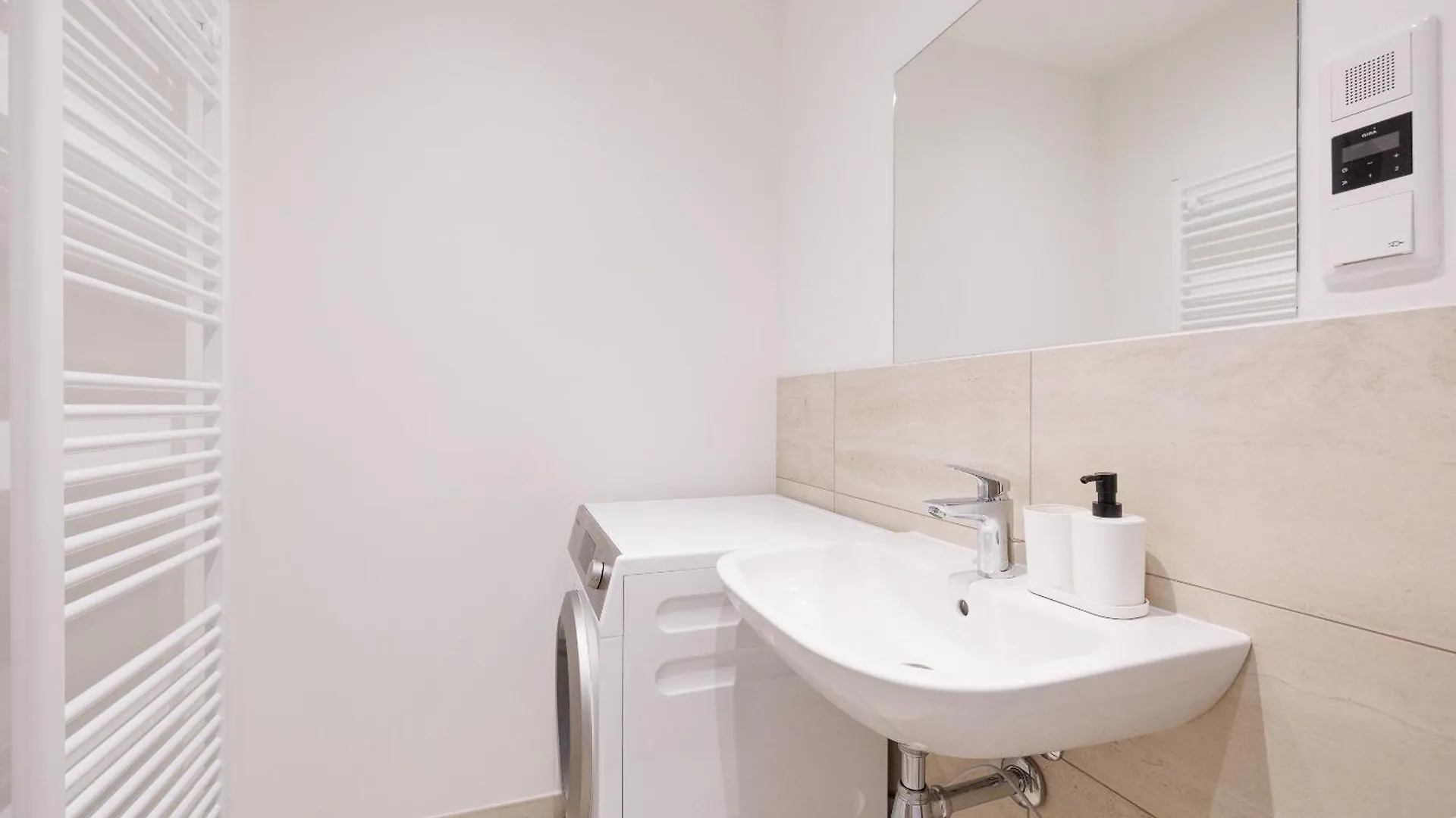 Symphony Apartments 40 - Modern Loft With Terrace And Grill In Central Location 비엔나